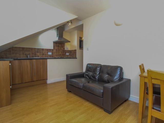 Apartment for rent in Plasnewydd, Falcon Lodge