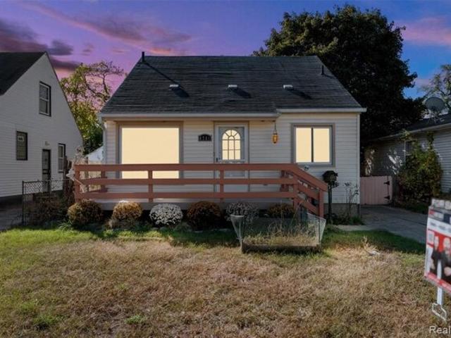 House for sale in Oak Park, Michigan