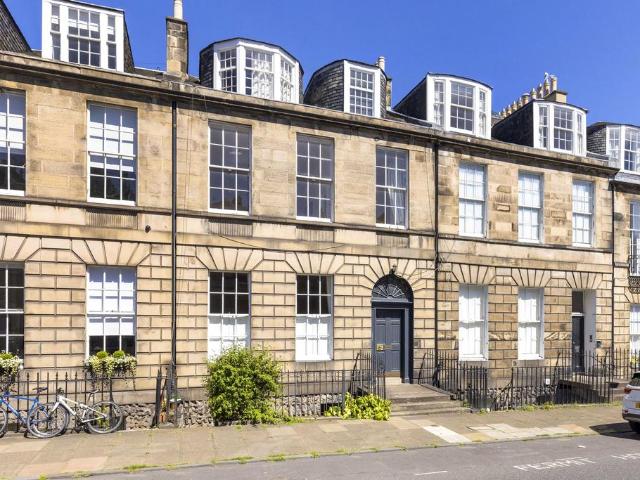 Apartment for rent in Gayfield, Broughton