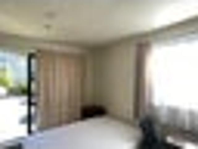 Apartment for rent in Cuthill, Upper Harbour