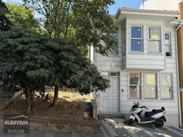 Üsküdar, İstanbul içerisinde satılık Villa