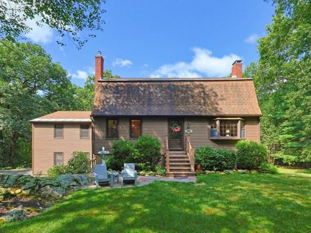 House for sale in North Uxbridge, Massachusetts