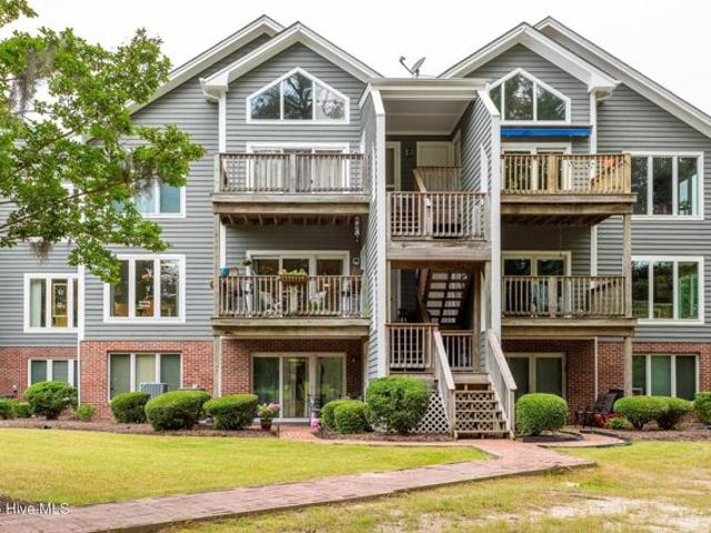 Condo for sale in Hertford
