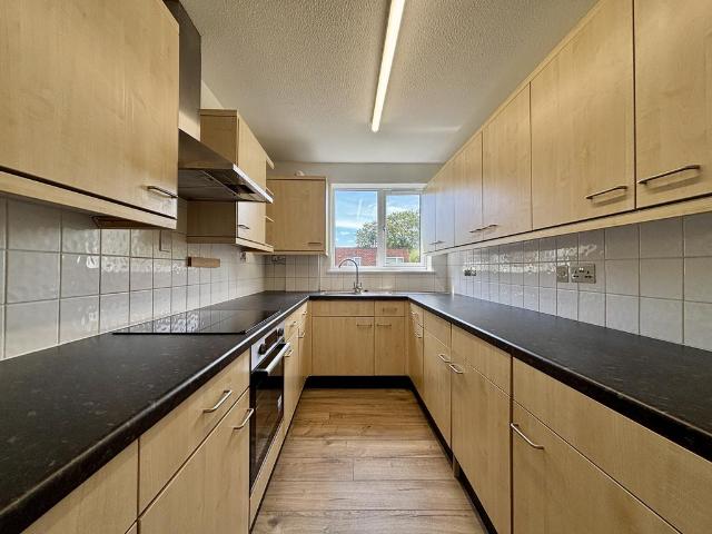 Apartment for rent in Shortlands, Greater London