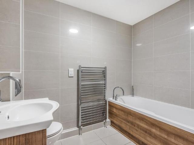 Apartment for rent in Beckenham, Shortlands