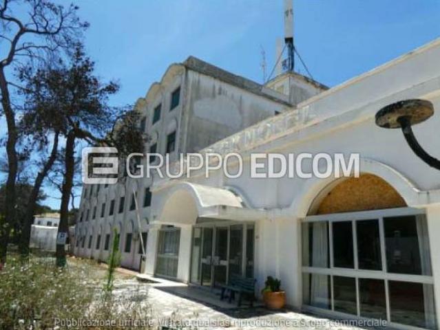 Locale Commerciale in vendita a Puglia, Taranto