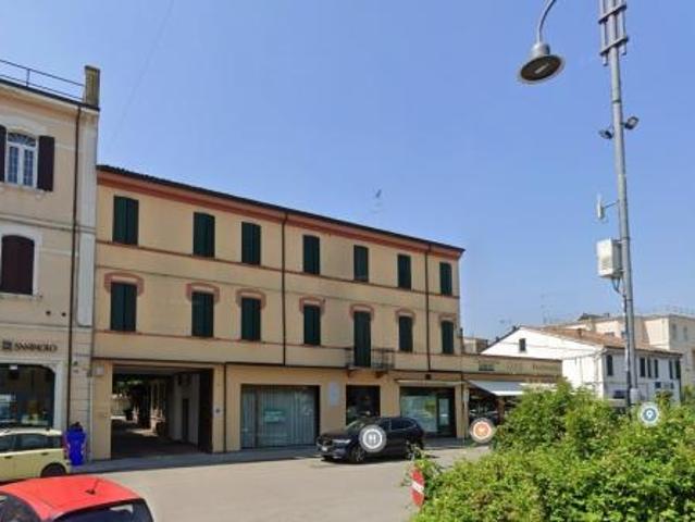 Locale Commerciale in vendita a Unione Alto Ferrarese, Bondeno