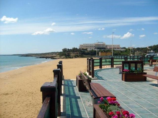 Locale Commerciale in vendita a Noto, Sicilia