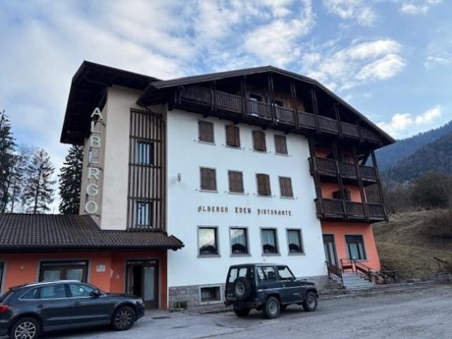Locale Commerciale in vendita a Comunità delle Giudicarie, Lardaro