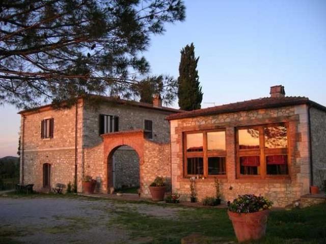 Locale Commerciale in vendita a Rapolano Terme, Toscana