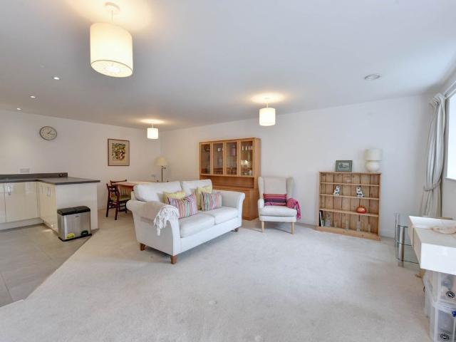 Apartment for rent in Henley-on-Thames, Berrick Salome