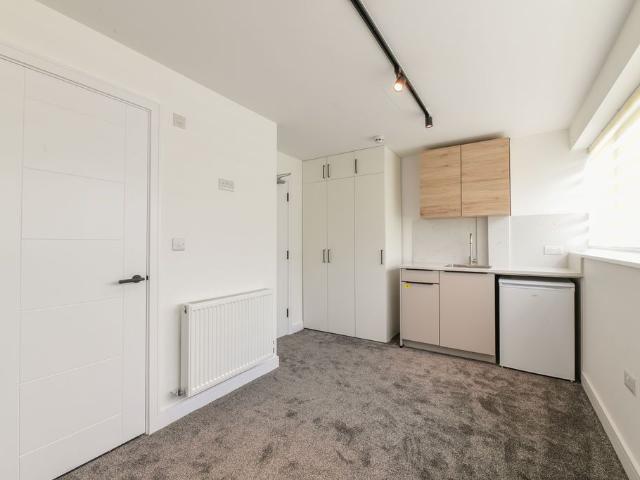 Studio for rent in Southfields, Greater London