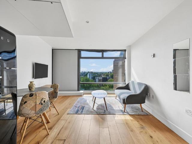 Apartment for rent in South Lambeth, Greater London