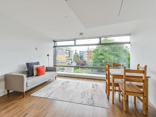 Apartment for rent in South Lambeth, Greater London