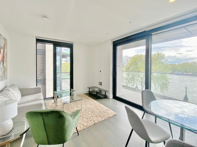 Apartment for rent in South Lambeth, Greater London