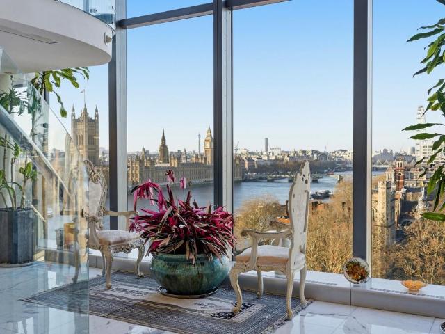 Apartment for rent in South Lambeth, Greater London