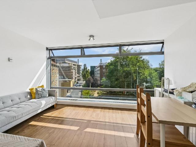 Apartment for rent in South Lambeth, Greater London