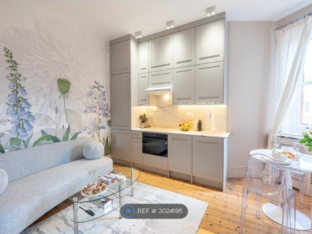 Apartment for rent in Clapham Junction, Greater London