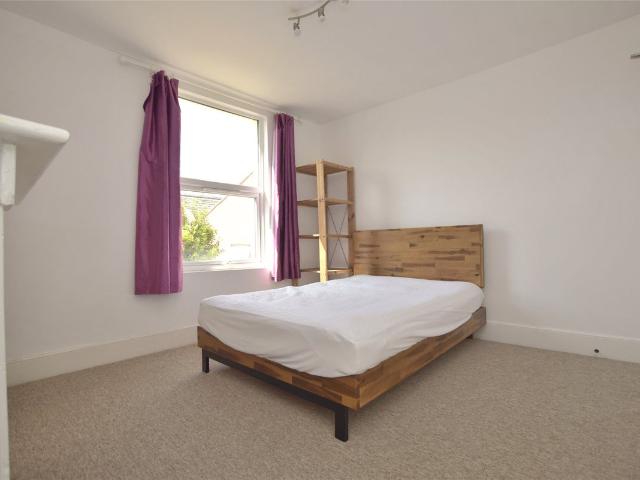 Room for rent in Golden Valley, Gloucestershire