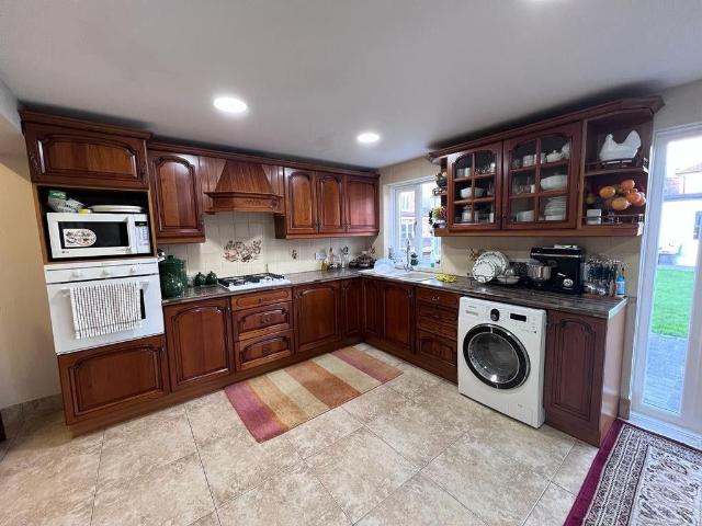 Apartment for rent in Seven Kings, Greater London