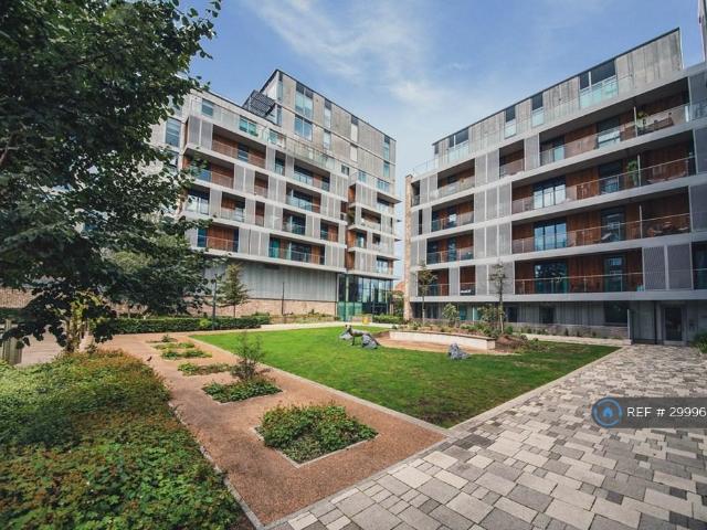 Apartment for rent in Queen's Park, Greater London