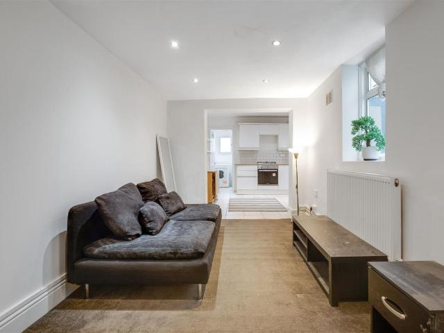 Apartment for rent in London Borough of Newham, Greater London