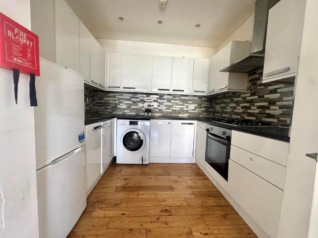 Apartment for rent in Ramsden, Greater London