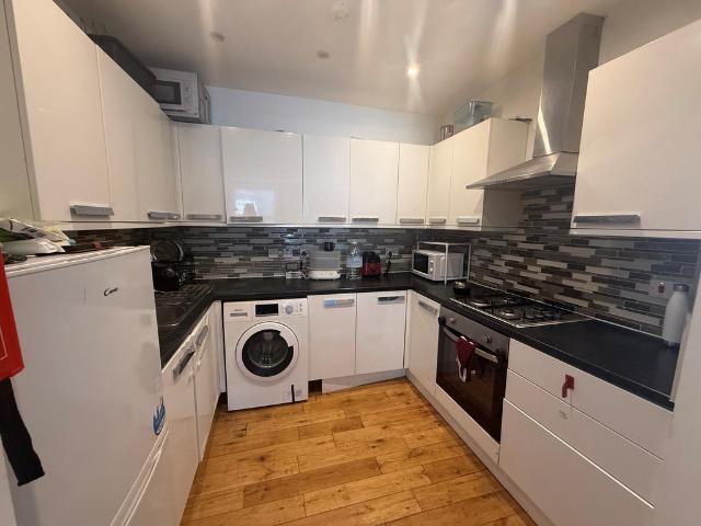 Apartment for rent in Ramsden, Greater London