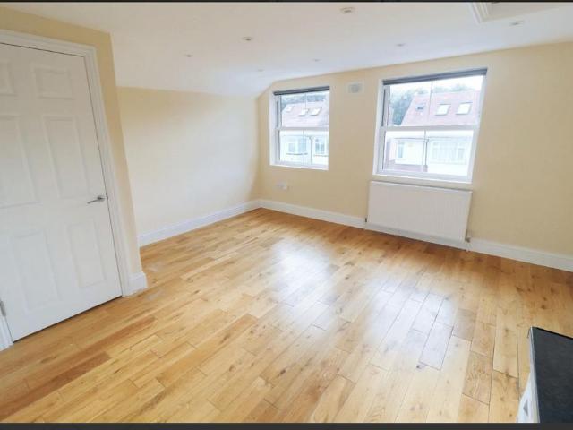 Apartment for rent in Ramsden, Greater London