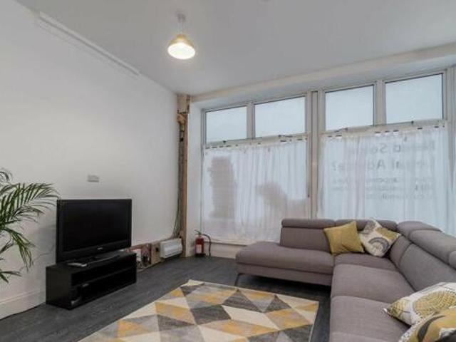 House for rent in Follaton, Strode