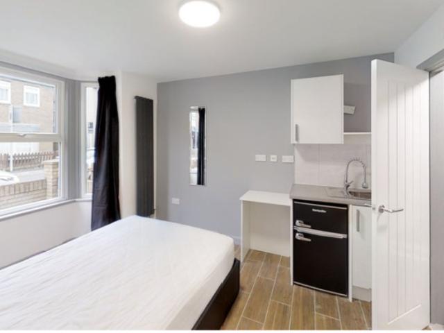 Room for rent in Yiewsley, Greater London