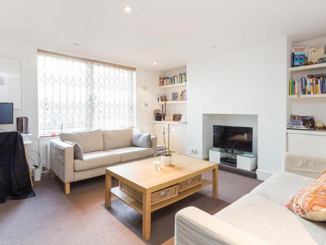 House for rent in Chalk Farm, Greater London