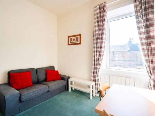 Apartment for rent in Hillside, Leith