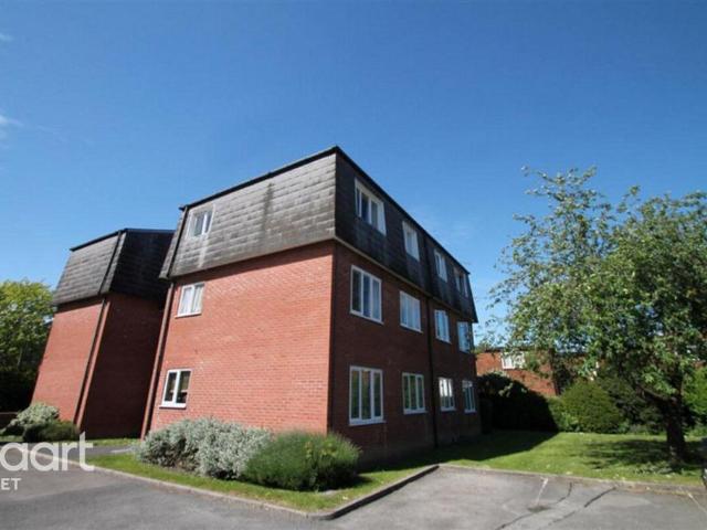 Apartment for rent in Fleet, Hart