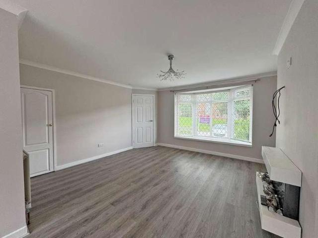 Townhouse for rent in Royley, Pendock