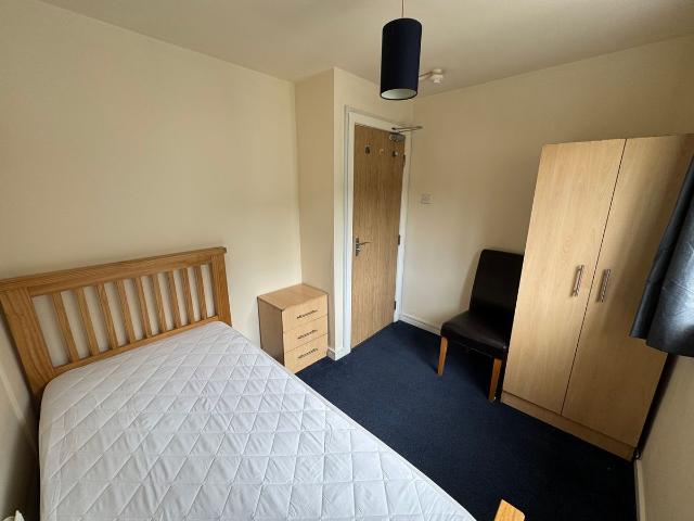 Room for rent in Todmorden, Calderdale