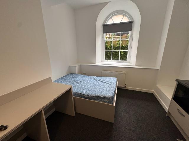 Studio for rent in Upperthorpe, South Yorkshire