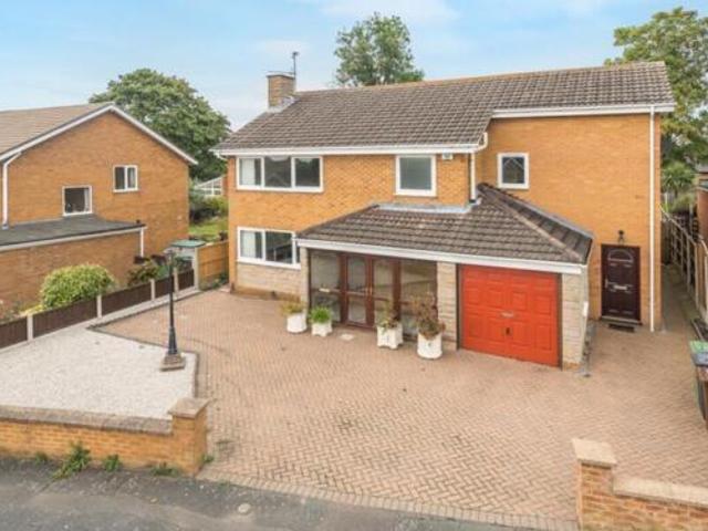 House for sale in Ermine West, Brayford