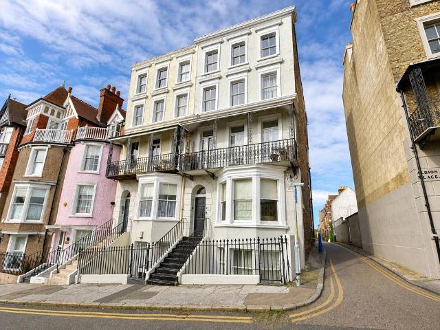 Apartment for rent in East Cliff, Acol