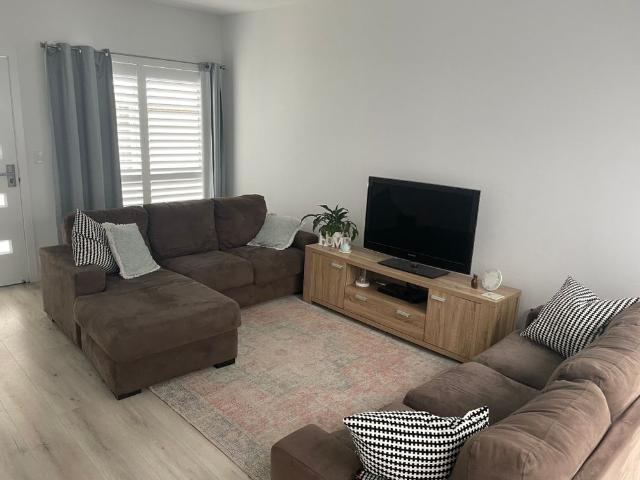 Room for rent in Kanahooka, Wollongong City Council