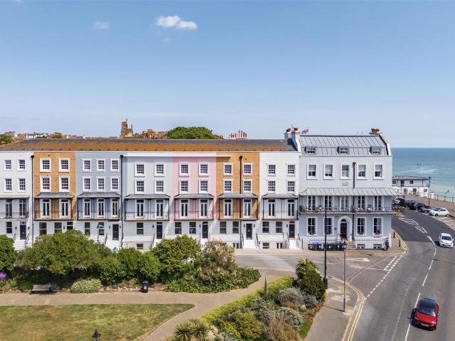 Apartment for rent in East Cliff, Acol