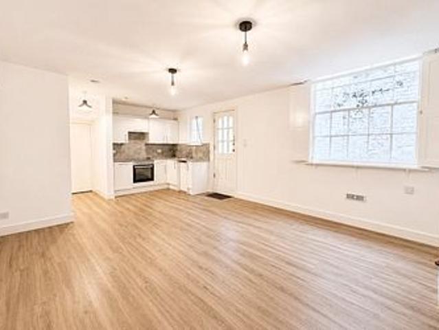 Apartment for rent in East Cliff, Acol