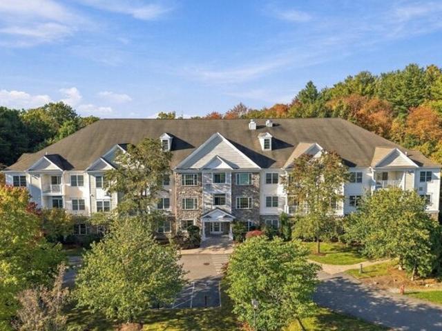 Condo for sale in Bedford, Middlesex County