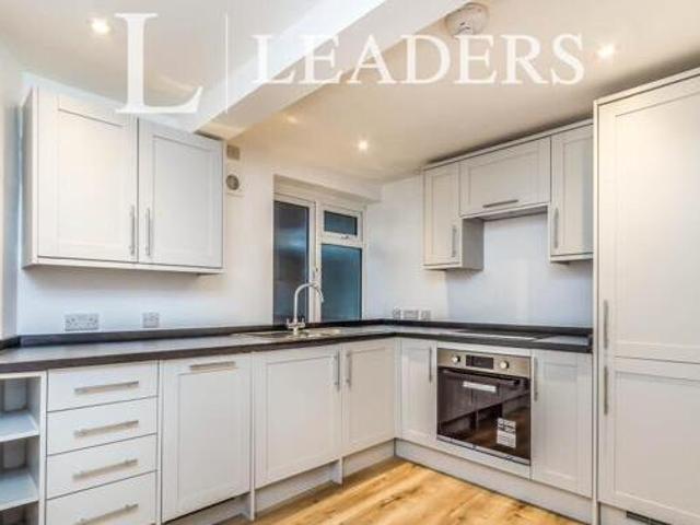 House for rent in Woodhatch, Red Hill