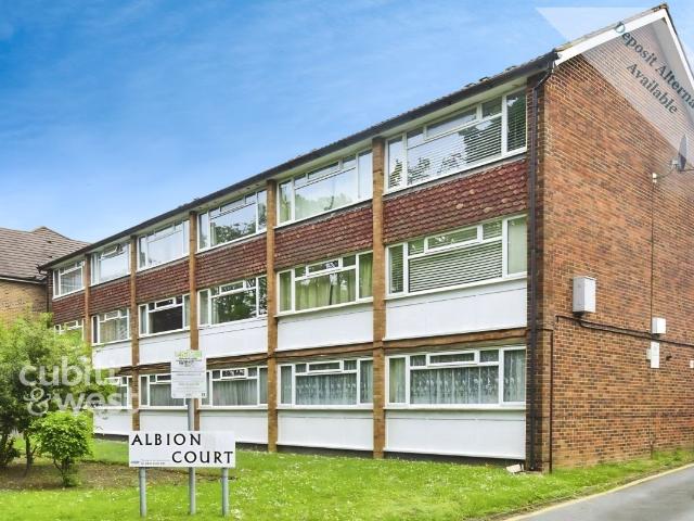 Apartment for rent in London Borough of Sutton, Greater London