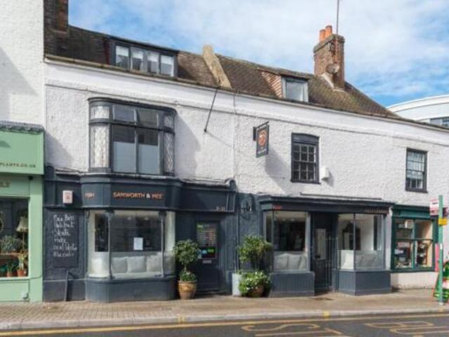 House for sale in Upton, Acol