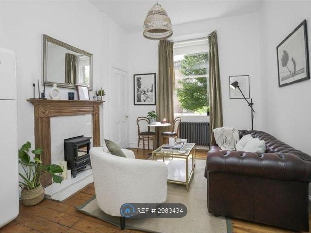 Apartment for rent in Hillside, Leith