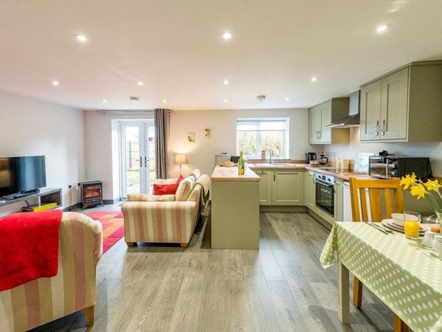 House for rent in Upper Battlefield, Shropshire