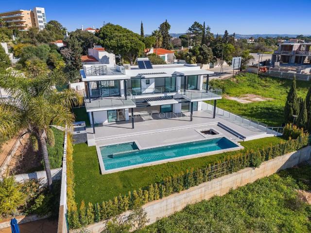 Casa venda em Albufeira e Olhos de Água, Albufeira