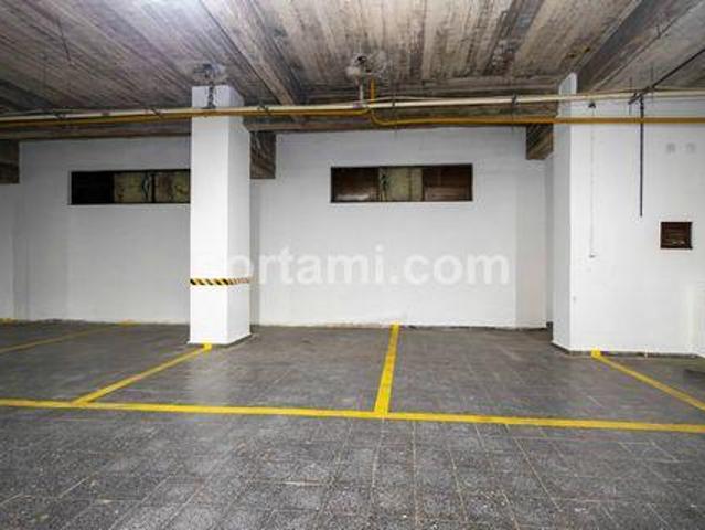 Garagem venda em Albufeira e Olhos de Água, Albufeira